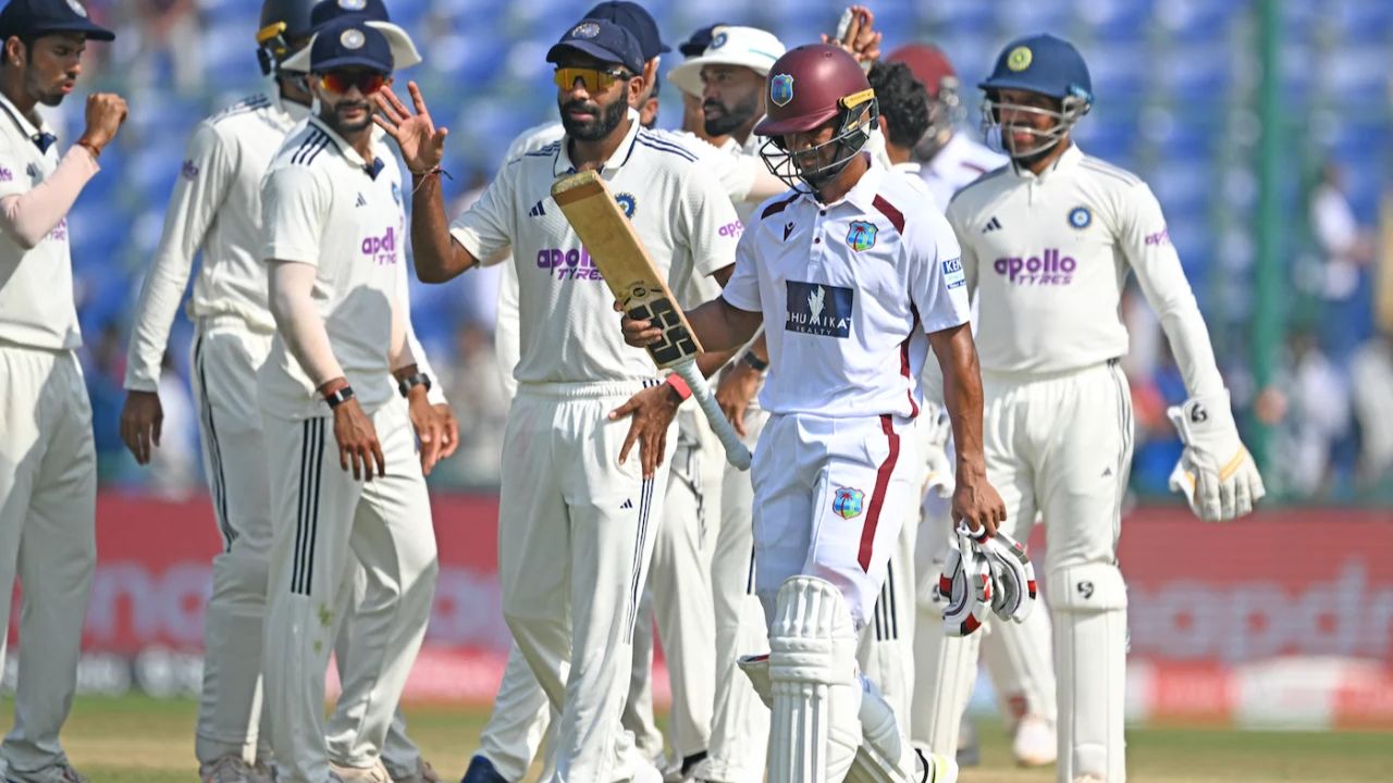 वेस्टइंडीज के बल्लेबाज के आउट होने का जश्न मनाते हुए Team India के खिलाड़ी 
