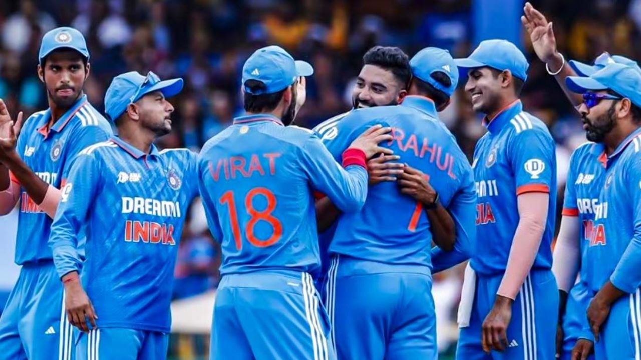 IND vs AUS: पर्थ ODI के लिए दोनों टीमों की प्लेइंग इलेवन आई सामने, गिल, हेड, रोहित, मार्श, स्टार्क, सिराज.....