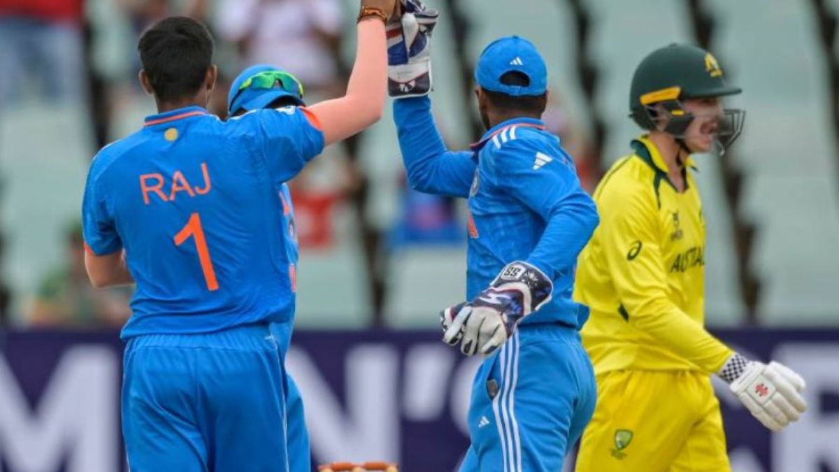 6,6,6,6,6,6,6... Sardarji's blood boiled, he scored ODI cricket's first triple century, his bat hit 47 boundaries.