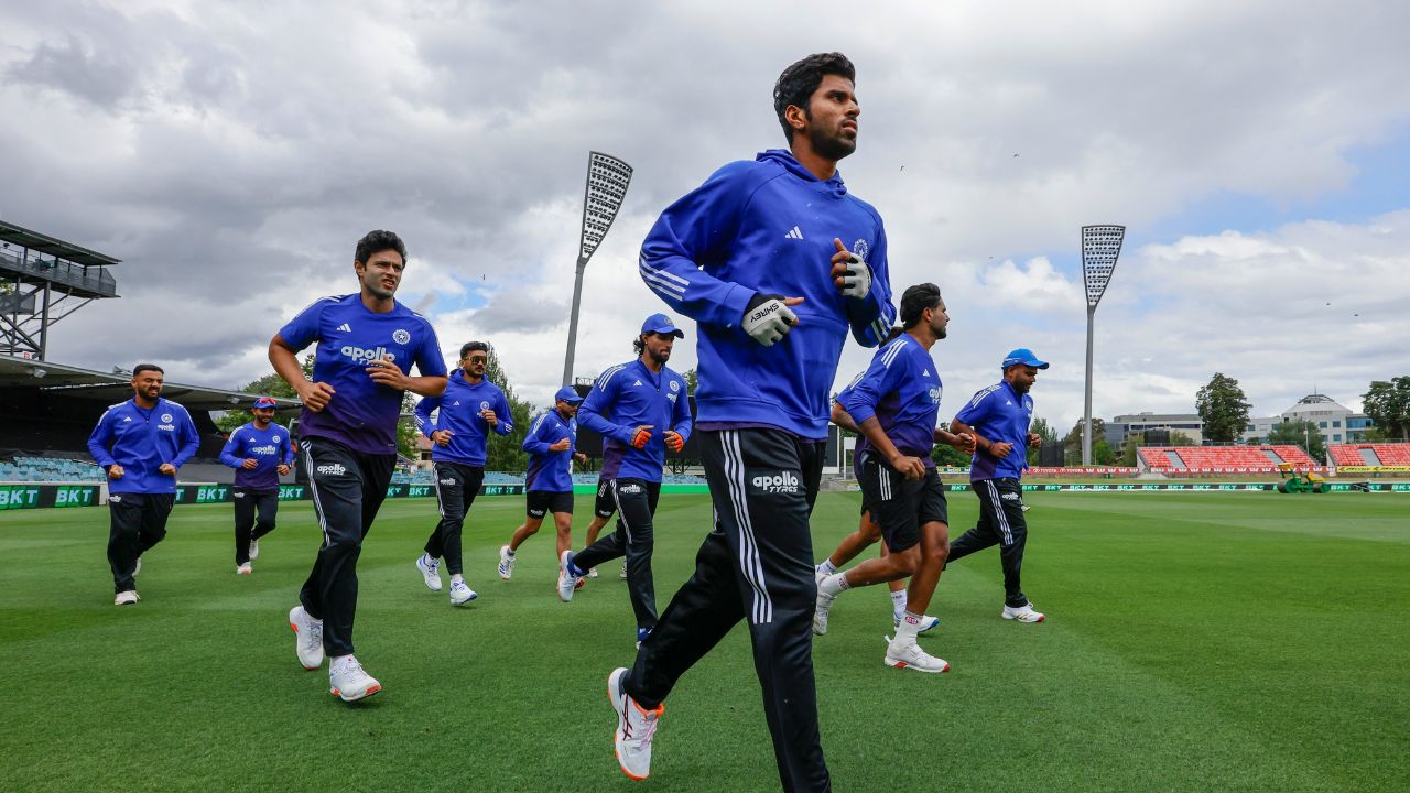 IND vs AUS: बचे हुए 3 टी20 मैचों के लिए भारत की 2 अलग-अलग टीम घोषित, दोनों दल एक-दूसरे से बिल्कुल जुदा 2 IND vs AUS: बचे हुए 3 टी20 मैचों के लिए India की 2 अलग-अलग टीम घोषित, दोनों दल एक-दूसरे से बिल्कुल जुदा