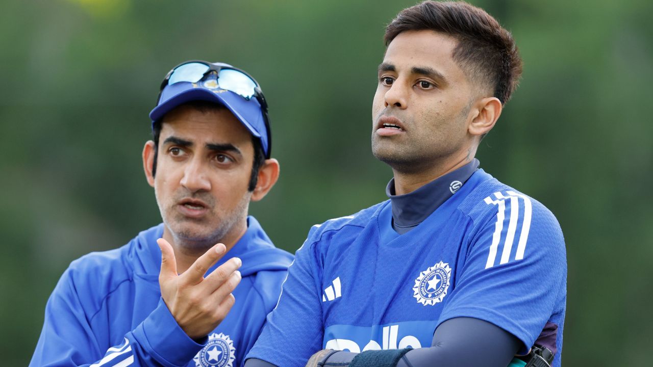 सीरीज पर पड़ा असर! Hobart T20 से पहले भारतीय खिलाड़ी घायल, तीसरे मैच में नहीं मिलेगा मौका 2 सीरीज पर पड़ा असर! Hobart T20 से पहले भारतीय खिलाड़ी घायल, तीसरे मैच में नहीं मिलेगा मौका