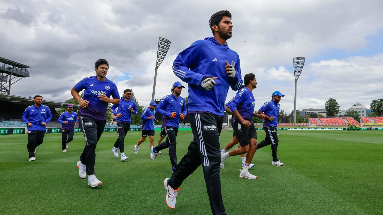 ऑस्ट्रेलिया के खिलाफ 5 मैचों की टी20 सीरीज के लिए टीम इंडिया का ऐलान, 16 में से 14 गेंदबाजी करने वाले खिलाड़ियों को मौका 2 इन 16 खिलाड़ियों का ऑस्ट्रेलिया टी20 सीरीज के लिए Team India में हुआ सिलेक्शन