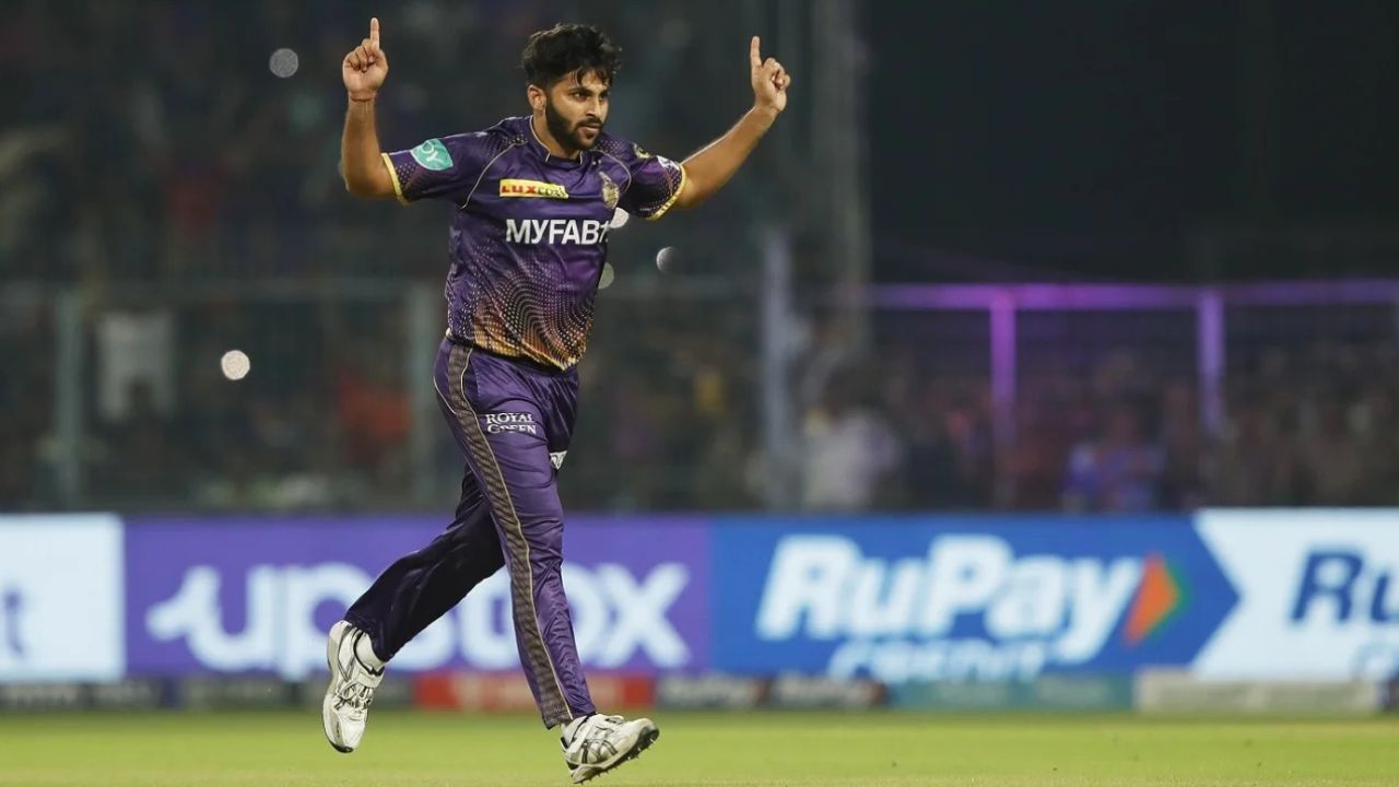 "मैं हर हाल में 2027 वर्ल्ड कप खेलूंगा.....", रणजी खेलने लायक नहीं है ये खिलाड़ी, KKR कोटा से 2027 का वर्ल्ड कप खेलने का किया ऐलान 2 KKR का ये पूर्व खिलाड़ी 2027 वर्ल्ड कप खेलने का देख रहा सपना