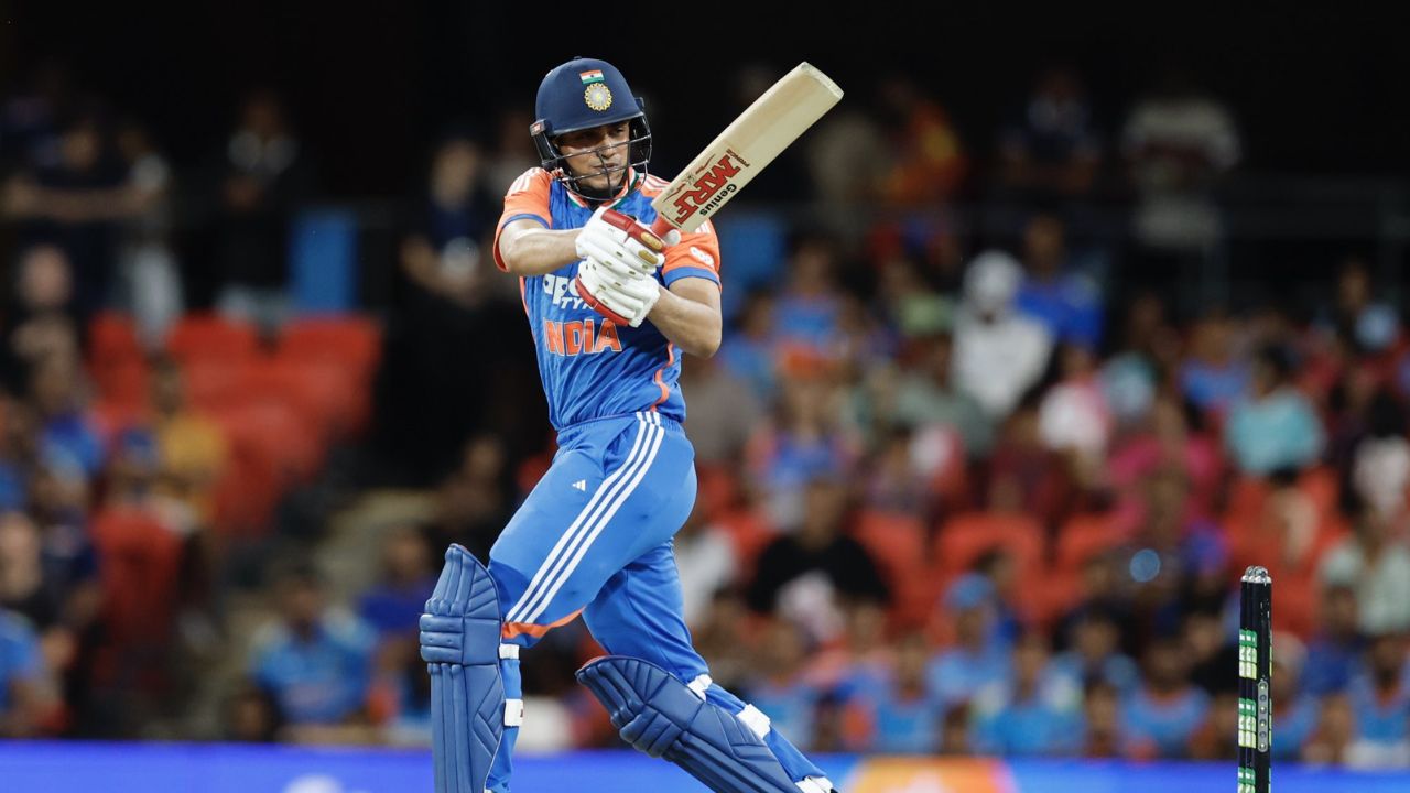 पांचवें टी20 मुकाबले से शुभमन गिल की छुट्टी, संजू नहीं बल्कि ये खूंखार बल्लेबाज करेगा रिप्लेस 2 पांचवें टी20 मुकाबले से Shubman Gill की छुट्टी, संजू नहीं बल्कि ये खूंखार बल्लेबाज करेगा रिप्लेस