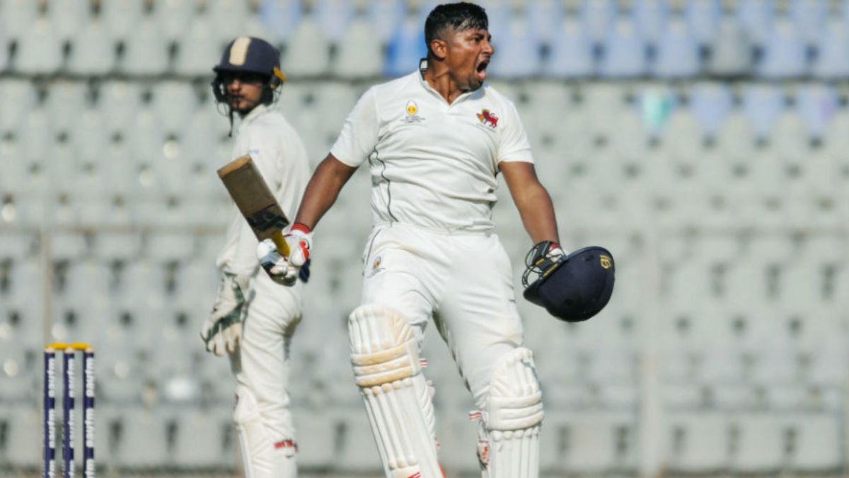 टीम में नहीं मिला मौका तो गुस्साए सरफराज खान ने ठोका तिहरा शतक, तूफानी पारी खेल सेलेक्टर्स को दिखाया रौब 2 Sarfaraz Khan 301