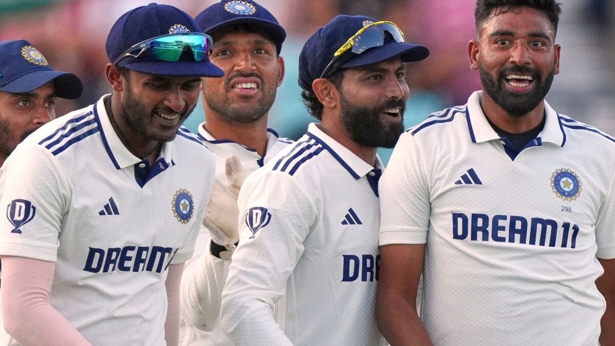 अफ्रीका टेस्ट सीरीज के लिए दोबारा किया टीम इंडिया का ऐलान, कोच गंभीर ने इस खिलाड़ी को निकलवाया बाहर 2 Team India Squad For South Africa Test Series