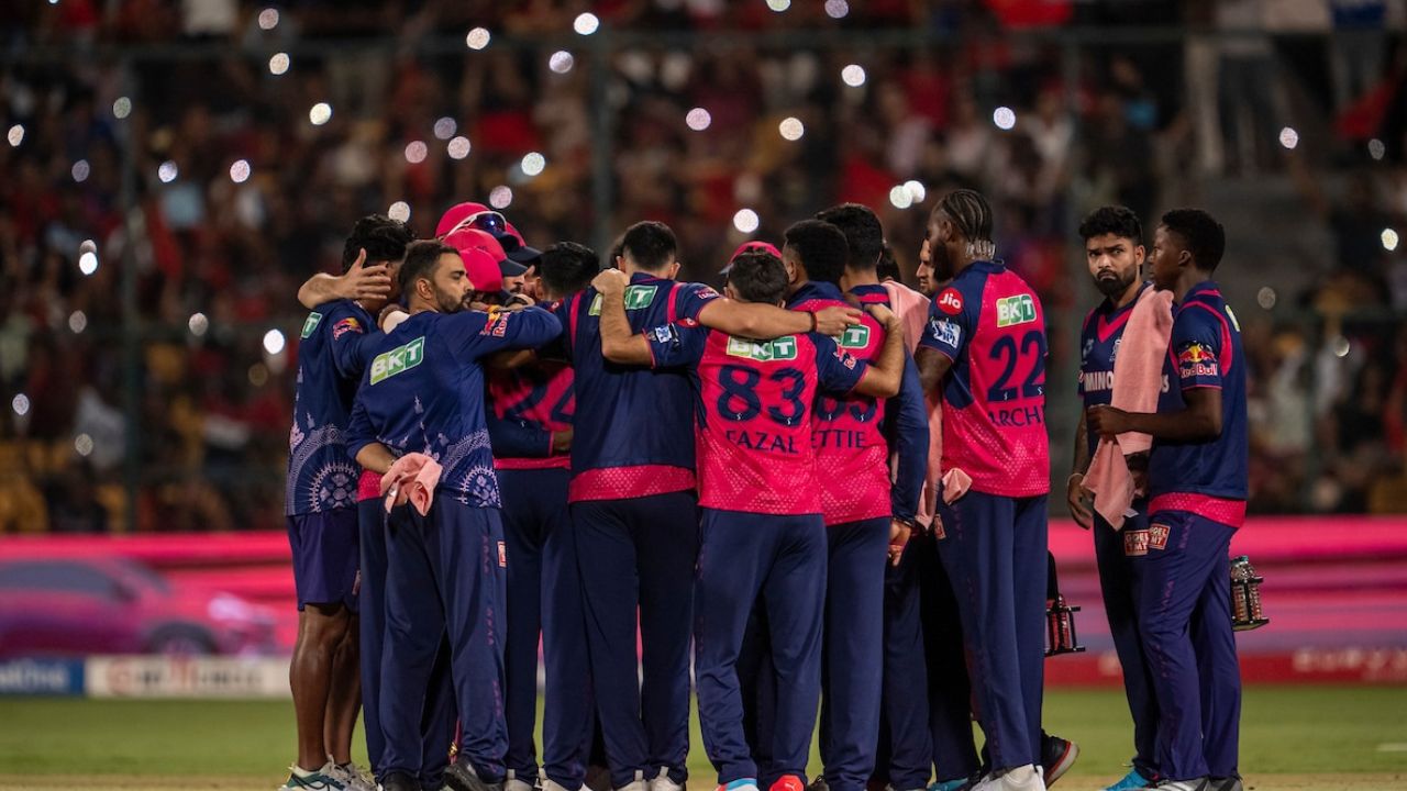 इधर कोलकाता टेस्ट हारा भारत, उधर बोर्ड ने पूरा कोचिंग स्टाफ किया चेंज, नए कोचों का हुआ अधिकारिक ऐलान 2 इधर कोलकाता टेस्ट हारा भारत, उधर बोर्ड ने पूरा Coaching Staff किया चेंज, नए कोचों का हुआ अधिकारिक ऐलान