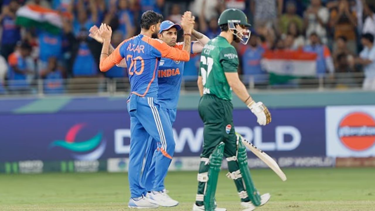 15 फरवरी को टी20 वर्ल्ड कप 2026 में भिड़ेगी भारत-पाकिस्तान, इस मैदान पर होगा ये रोमांचक मैच 2 15 फरवरी को T20 World Cup 2026 में भिड़ेगी भारत-पाकिस्तान, इस मैदान पर होगा ये रोमांचक मैच