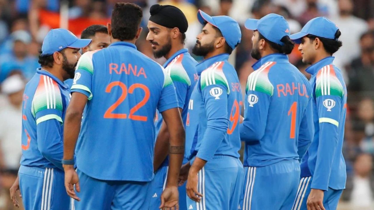 अफ्रीका ODI सीरीज की 15 सदस्यीय टीम इंडिया देखते हुए, समझ से परे हैं चयनकर्ताओं के ये 3 फैसले 2 अफ्रीका ODI सीरीज की 15 सदस्यीय Team India देखते हुए, समझ से परे हैं चयनकर्ताओं के ये 3 फैसले