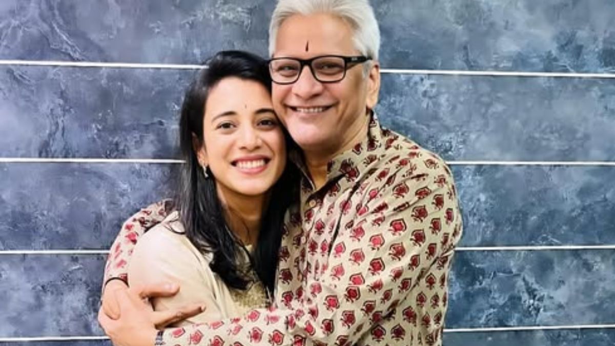 Smriti Mandhana and Her Father