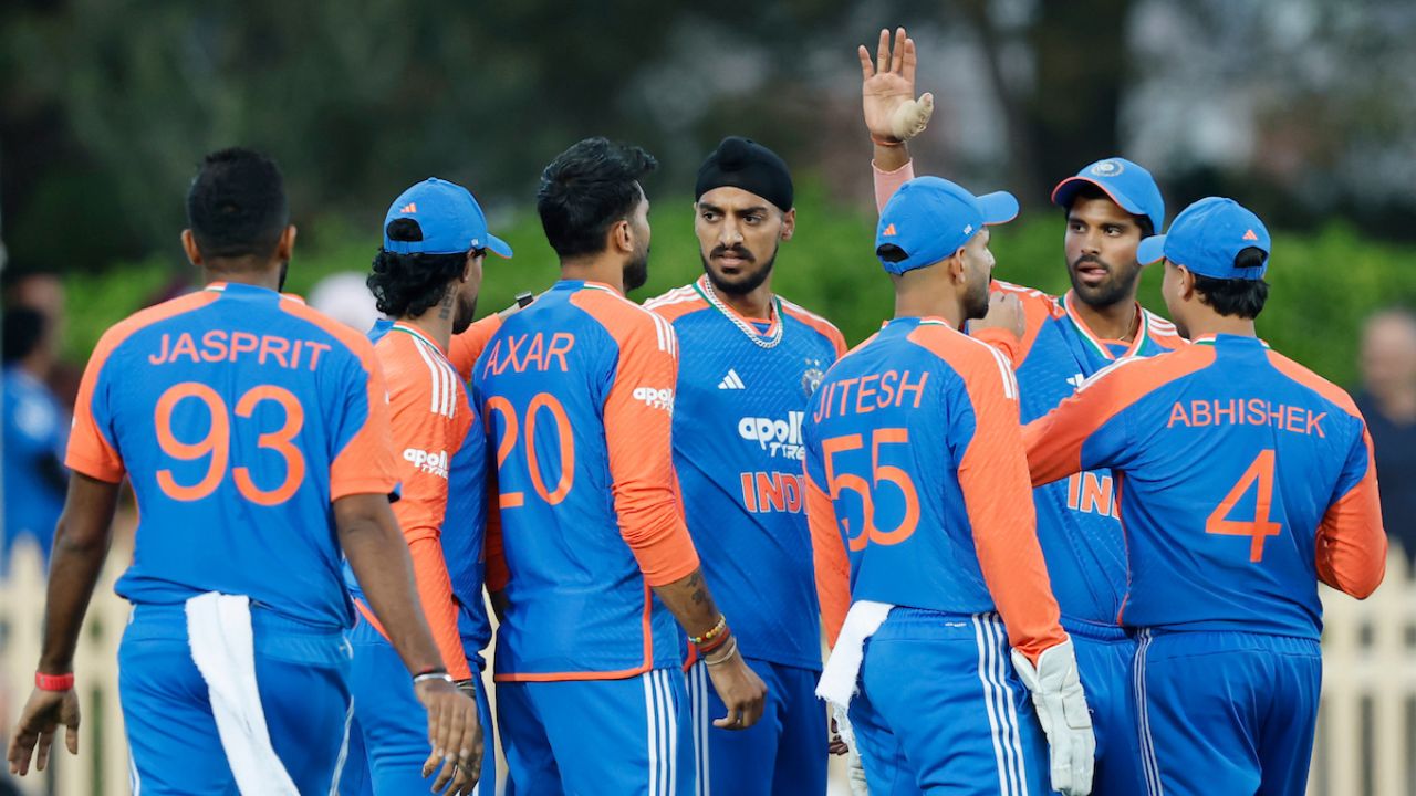 IND vs AUS: चौथे टी20 के लिए भारत की प्लेइंग इलेवन आई सामने, कोच गंभीर की फेवरेट KKR के 4 खिलाड़ियों को जगह 2 IND vs AUS: चौथे टी20 के लिए India की प्लेइंग इलेवन आई सामने, कोच गंभीर की फेवरेट KKR के 4 खिलाड़ियों को जगह