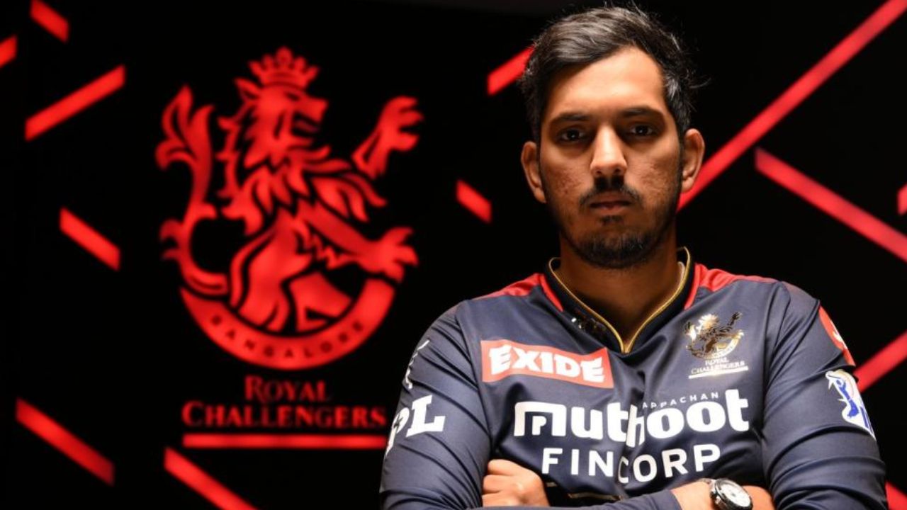 RCB ने अपने नए हेड कोच के नाम की कर डाली घोषणा, इस अनसुने भारतीय दिग्गज को सौंप दी टीम की बागडोर 2 RCB ने अपने नए हेड कोच के नाम की कर डाली घोषणा, इस अनसुने भारतीय दिग्गज को सौंप दी टीम की बागडोर