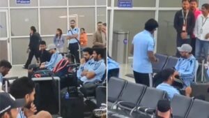 Virat Kohli and Rohit Sharma were seen having a heated argument with the selectors at the airport, the video went viral