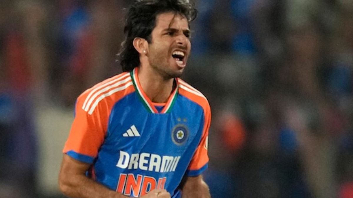 IPL 2026 Auction Live: रवि बिश्नोई की बोली में टूट पड़ी कई फ्रेंचाइजियां, अंत में राजस्थान ने 7.2 करोड़ देकर जीत ली जंग 2 Rajasthan Royals bought Ravi Bishnoi.