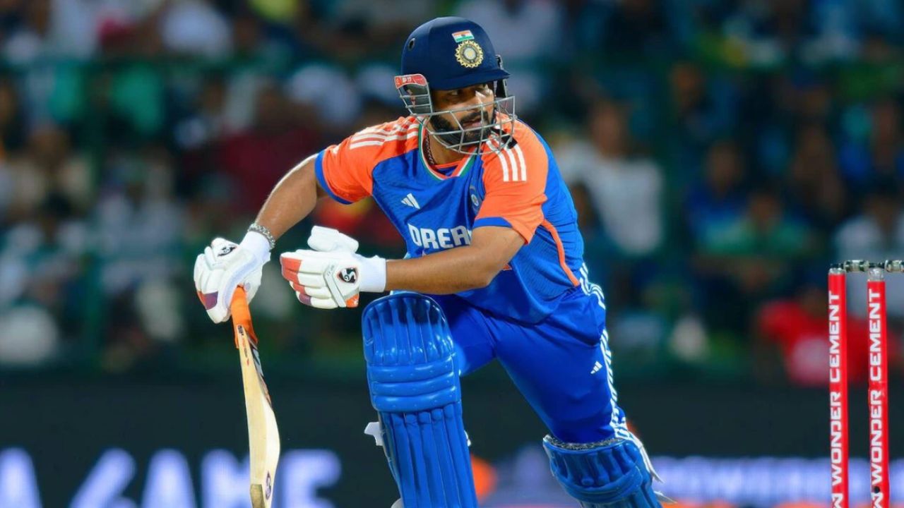 3 अनलकी खिलाड़ी जो अफ्रीका ODI सीरीज के लिए टीम इंडिया के दल में थे, लेकिन प्लेइंग इलेवन में नहीं मिला मौका 2 3 अनलकी खिलाड़ी जो अफ्रीका ODI सीरीज के लिए Team India के दल में थे, लेकिन प्लेइंग इलेवन में नहीं मिला मौका