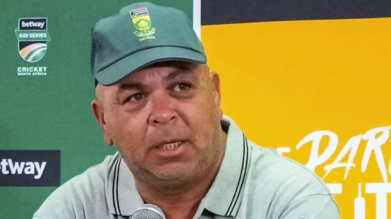 दक्षिण अफ्रीका के कोच ने 'grovel' वाले बयान पर तोड़ी अपनी चुप्पी, बताया क्या था उसका सही मतलब?
