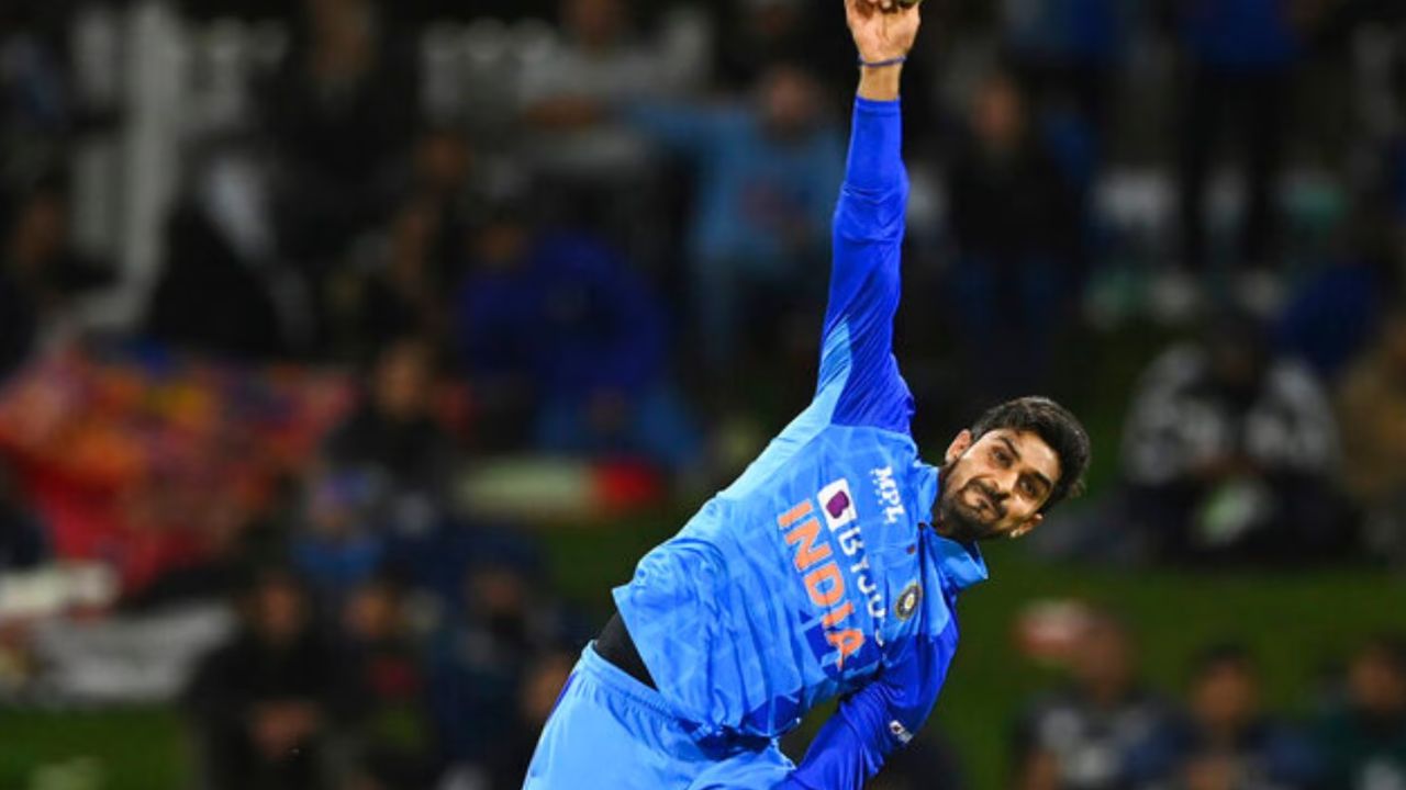 IPL नीलामी से ठीक पहले संदिग्ध गेंदबाजी एक्शन में फंसा टीम इंडिया का स्टार क्रिकेटर 2 IPL नीलामी से ठीक पहले संदिग्ध गेंदबाजी एक्शन में फंसा टीम इंडिया का स्टार क्रिकेटर