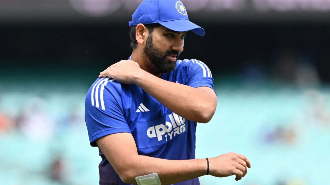 कोहली के बाद रोहित शर्मा ने भी विजय हजारे टूर्नामेंट खेलने का किया फैसला, इन तारीखों को मैदान पर आ सकते नजर 2 कोहली के बाद Rohit Sharma ने भी विजय हजारे टूर्नामेंट खेलने का किया फैसला, इन तारीखों को मैदान पर आ सकते नजर