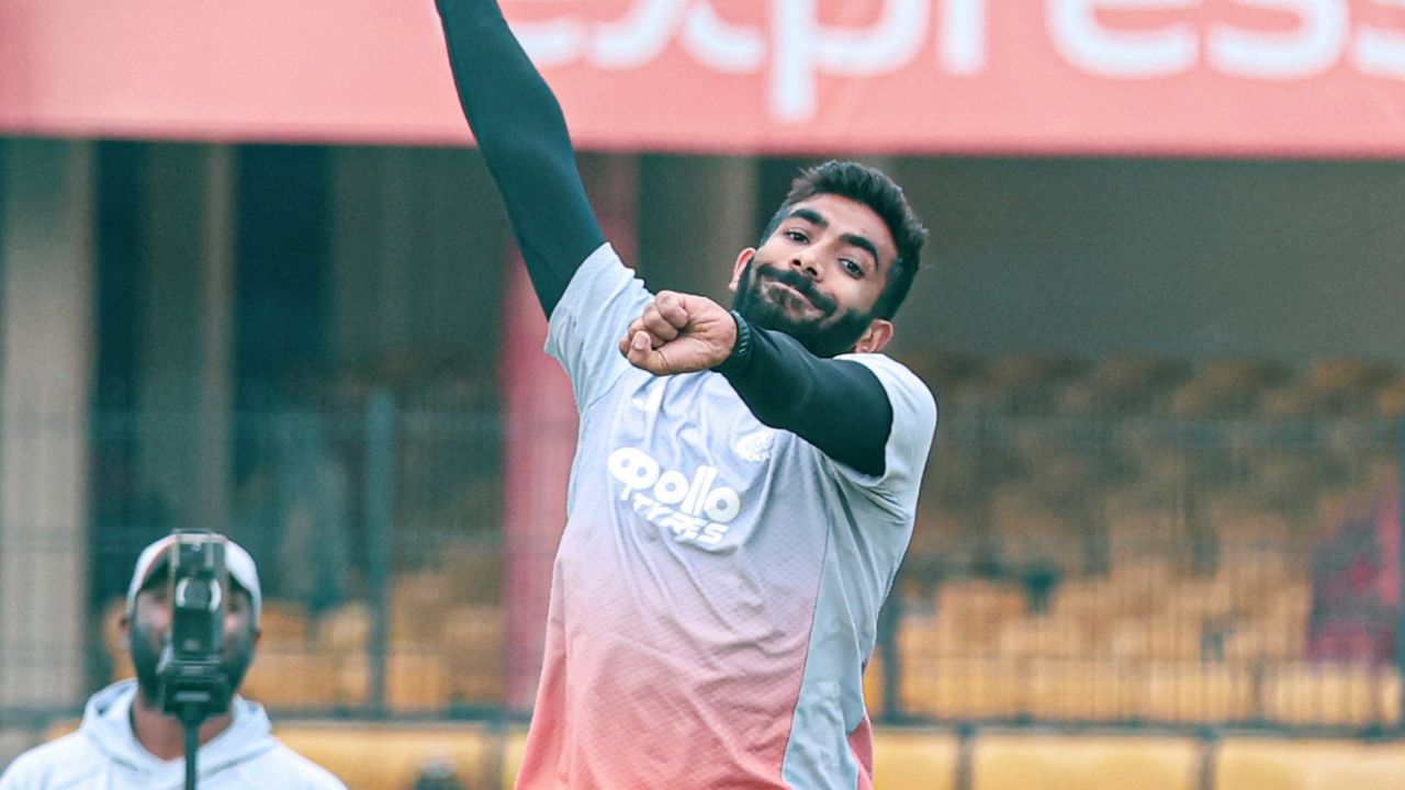 बीच दौरे पर टीम को छोड़ घर लौटे जसप्रीत बुमराह, जानें अब कब होगी स्क्वाड में वापसी 2 बीच दौरे पर टीम को छोड़ घर लौटे Jasprit Bumrah, जानें अब कब होगी स्क्वाड में वापसी