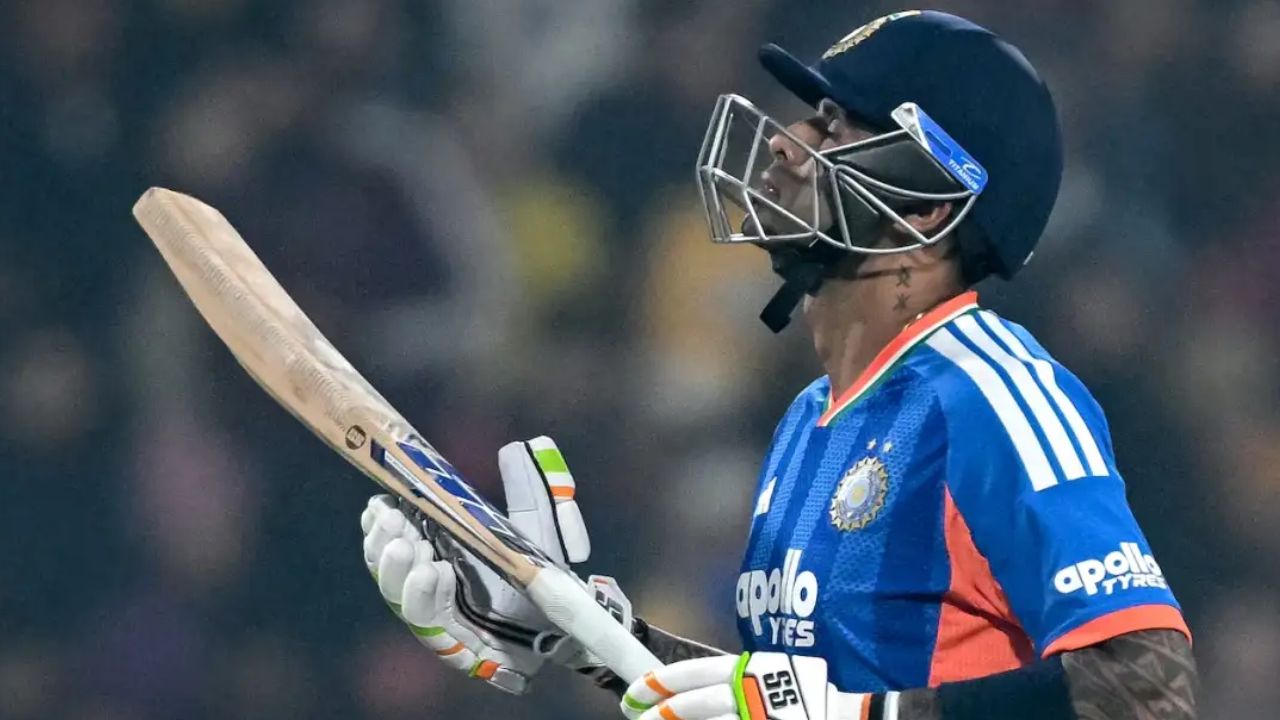 "मैं नाकाम हूं....." आख़िरकार सूर्यकुमार यादव ने मानी अपनी गलती, फ्लॉप शो पर दिया बड़ा बयान 2 "मैं नाकाम हूं....." आख़िरकार Suryakumar Yadav ने मानी अपनी गलती, फ्लॉप शो पर दिया बड़ा बयान