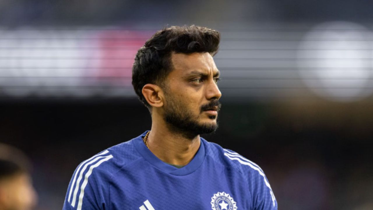 IND vs SA T20 सीरीज से अक्षर पटेल हुए बाहर, दो साल से बाहर चल रहे खिलाड़ी को अचानक मिला टीम इंडिया में मौका 2 IND vs SA T20 सीरीज से अक्षर पटेल हुए बाहर, दो साल से बाहर चल रहे खिलाड़ी को अचानक मिला Team India में मौका