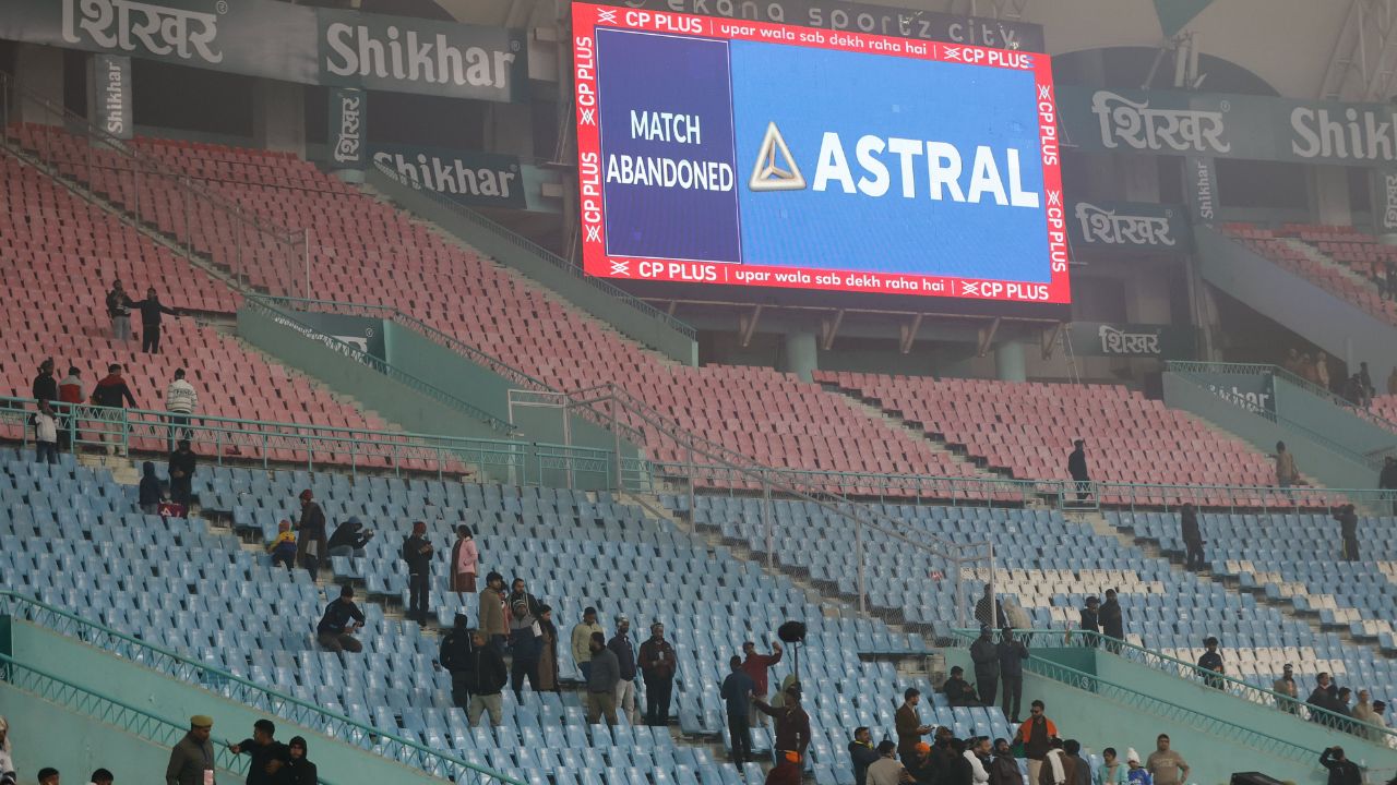 चौथा T20 रद्द होने से कांग्रेस नेता शशि थरूर ने BCCI को घेरा, खराब शेड्यूलिंग पर उठाए सवाल 2 चौथा T20 रद्द होने से कांग्रेस नेता शशि थरूर ने BCCI को घेरा, खराब शेड्यूलिंग पर उठाए सवाल