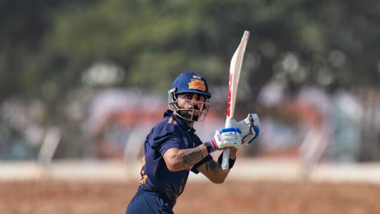 6,6,6,6,4,4,4,4....Virat Kohli ने विजय हजारे में मचाया तहलका, ठोका शानदार शतक, 101 गेंदों पर बनाए 131 रन