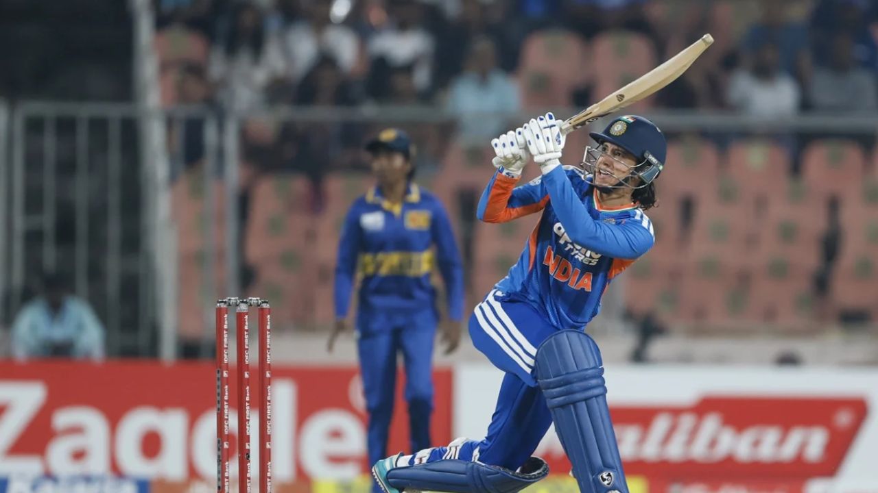 स्मृति मंधाना ने रच दिया इतिहास, बन गईं ऐसा करने वाली दुनिया की चौथी खिलाड़ी 2 Smriti Mandhana ने रच दिया इतिहास, बन गईं ऐसा करने वाली दुनिया की चौथी खिलाड़ी