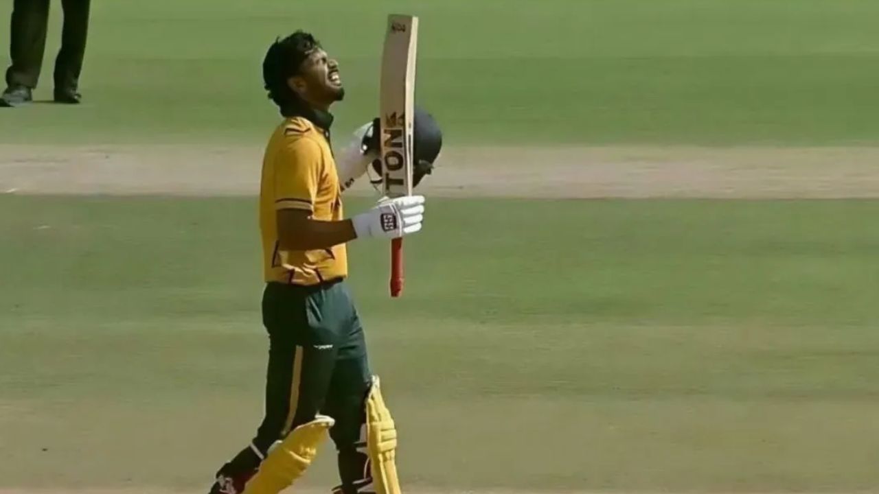 6,6,6,4,4,4,4,4..... विजय हजारे टूर्नामेंट में चमके Ruturaj Gaikwad, 124 रन का जड़ा शानदार शतक, उड़ाए 12 चौके 3 छक्के