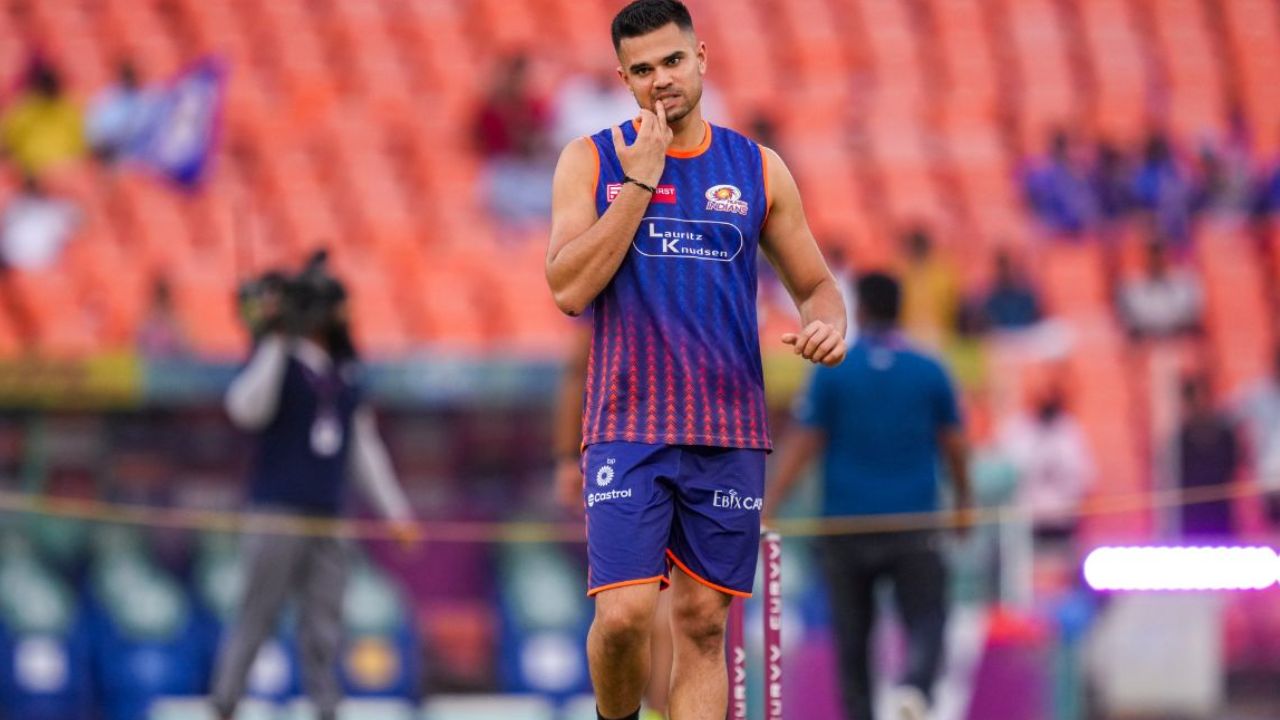 विजय हजारे में 8 ओवर में ही 78 रन लुटा बैठे Arjun Tendulkar, बल्लेबाजी में भी कटाई पापा सचिन की नाक