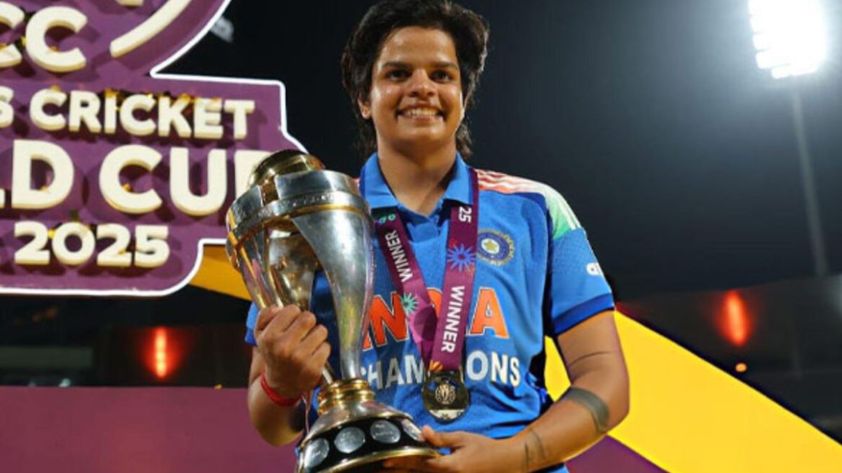 शेफाली वर्मा बनी आईसीसी प्लेयर ऑफ द मंथ, भारत के ऐतिहासिक वर्ल्ड कप जीत की रही थीं हीरो 2 Shafali Verma has been named ICC Player of the Month, having been a key player in India's historic World Cup victory.