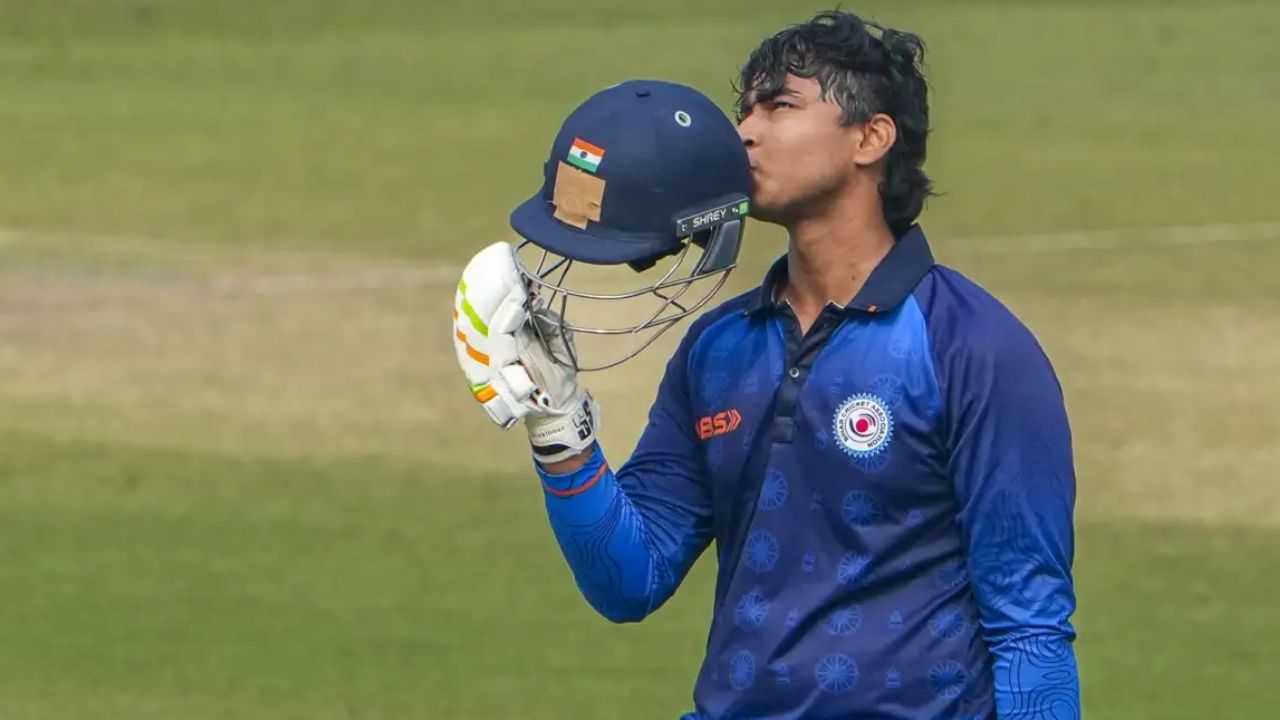 6,6,6,6,6,6,6....7 चौके 7 छक्के, Vaibhav Suryavanshi ने सैयद मुश्ताक ट्रॉफी में भी किया धमाका, 61 बॉल पर ठोका 108 रन का शतक 