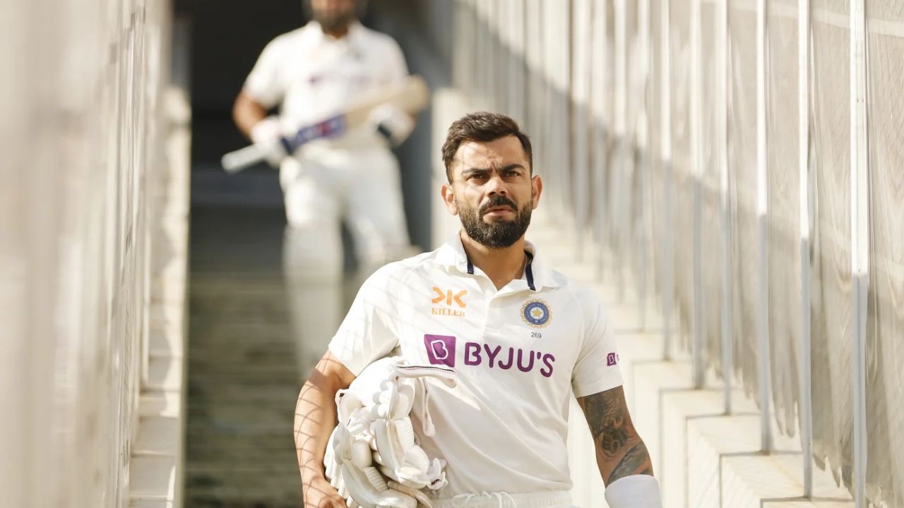 संजय मांजरेकर ने एक बार फिर विराट कोहली पर किया तीखा प्रहार, बोले 'उसे रूट-स्मिथ से कुछ सीखना चाहिए...' 2 संजय मांजरेकर ने एक बार फिर Virat Kohli पर किया तीखा प्रहार, बोले 'उसे रूट-स्मिथ से कुछ सीखना चाहिए...'