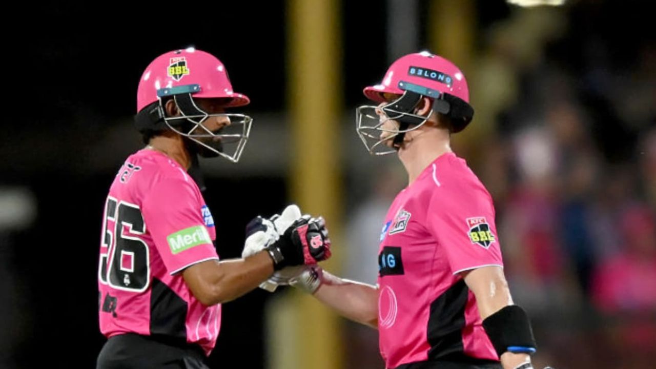 Babar Azam के BBL विवाद पर पूर्व पाकिस्तानी खिलाड़ी का बयान—विराट होता तो "स्मिथ का बाप भी सिंगल लेता"