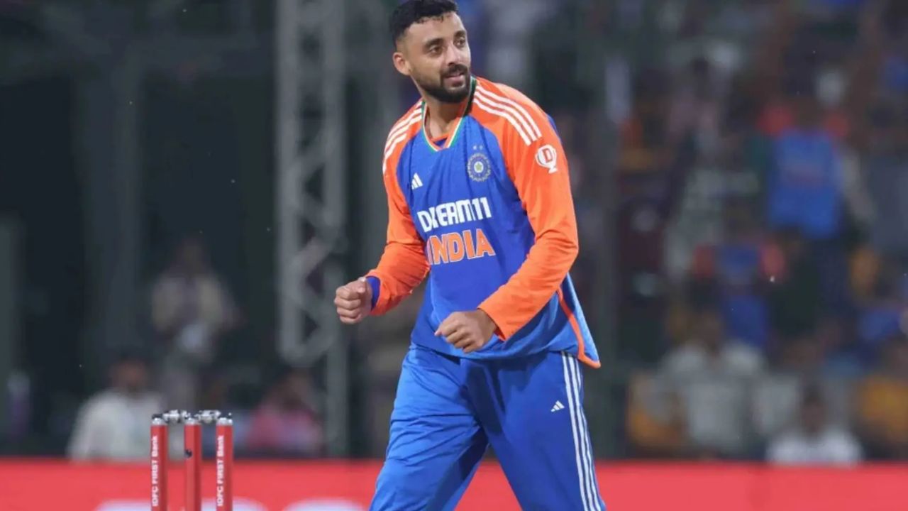 Varun Chakravarthy बनाम राशिद खान: कौन है वर्तमान समय में दुनिया का सर्वश्रेष्ठ स्पिनर, आंकड़ों से आप भी जानें