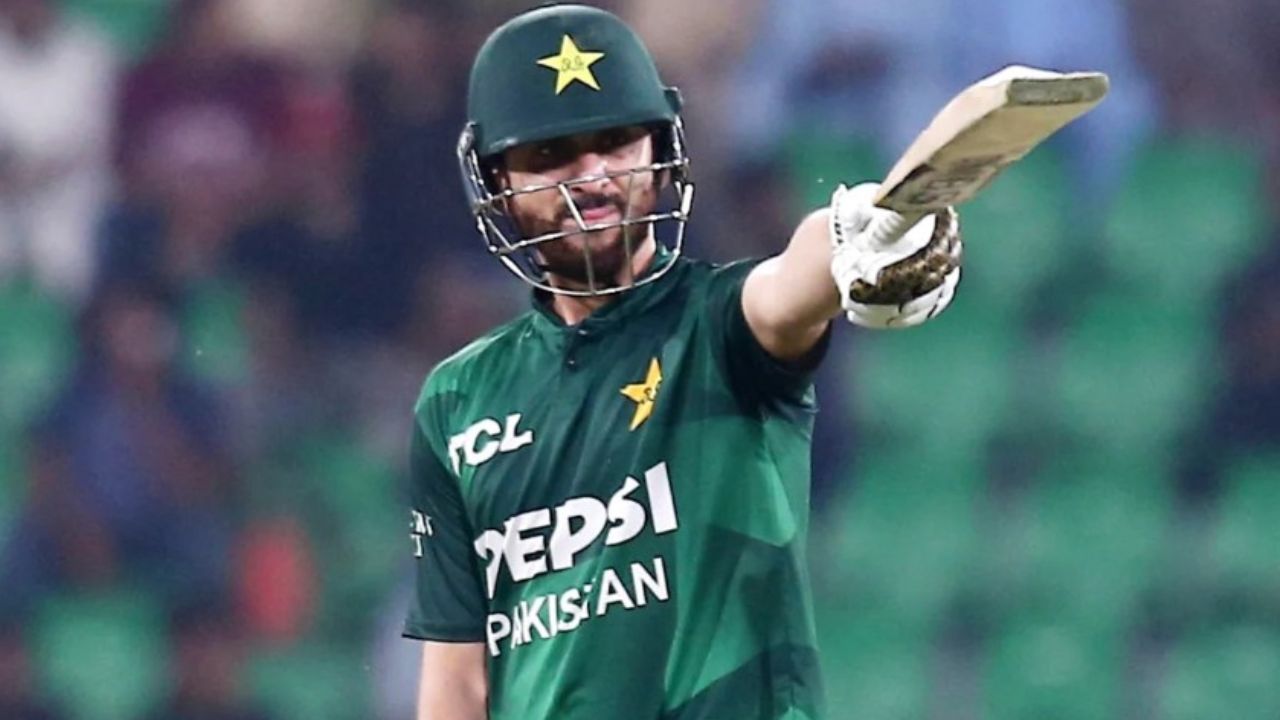 सलमान आगा vs सूर्यकुमार यादव: दोनों के बल्लेबाजी T20I आंकड़ों की तुलना, एक निकला राजा भोज तो दूसरा गंगू तेली 2 सलमान आगा vs सूर्यकुमार यादव: दोनों के बल्लेबाजी T20I आंकड़ों की तुलना, एक निकला राजा भोज तो दूसरा गंगू तेली