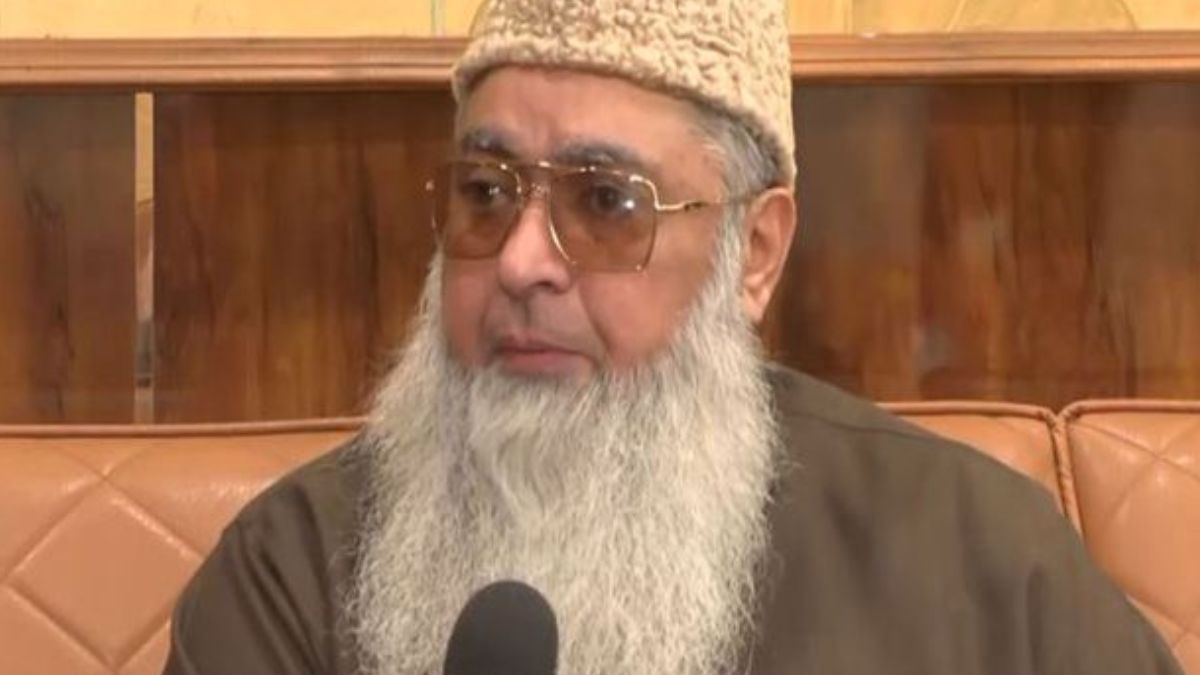 इस्लामिक धार्मिक नेता भी हुए शाहरुख खान के खिलाफ, कहा, 'शाहरुख़ खान पूरे देश से माफ़ी मांगे...' 2 Islamic religious leaders have also spoken out against Shah Rukh Khan, saying, "Shah Rukh Khan should apologize to the entire country..."