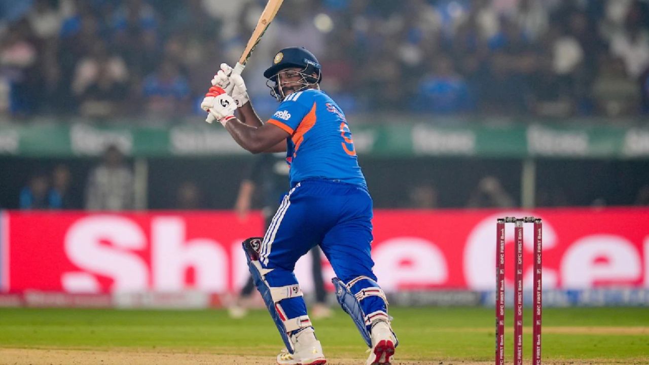 इंडिया बनाम यूएसए मैच के लिए भारत की प्लेइंग 11 का हुआ ऐलान, तिलक की हुई वापसी, संजू को किया गया ड्रॉप 2 इंडिया बनाम यूएसए मैच के लिए India की प्लेइंग 11 का हुआ ऐलान, तिलक की हुई वापसी, संजू को किया गया ड्रॉप