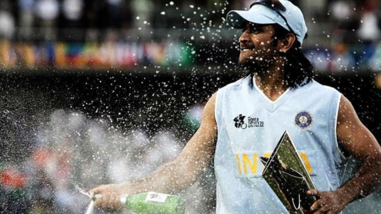 धोनी vs कोहली vs रोहित: जानें T20 World Cup इतिहास में सर्वश्रेष्ठ कप्तानी का रिकॉर्ड किसका है?