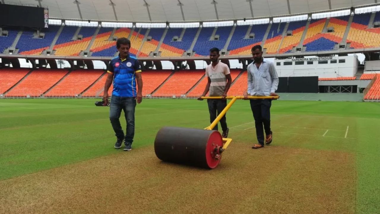 अहमदाबाद पिच एनालिसिस: IND vs SA मैच में किसे मिलेगी बढ़त? जानें बल्लेबाज या गेंदबाज किसका रहेगा बोलबाला