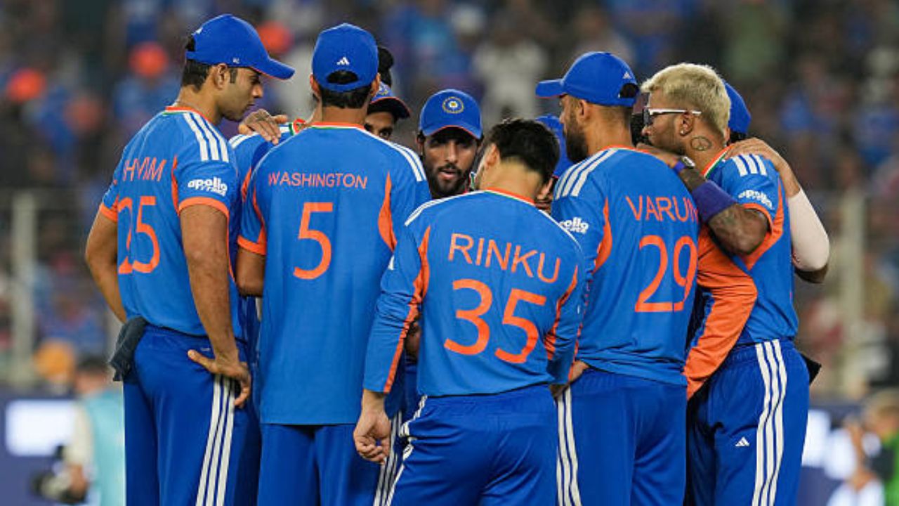 वेस्टइंडीज के खिलाफ 'करो या मरो' मुकाबले के लिए भारत की प्लेइंग इलेवन फाइनल, MI से खेले 6 खिलाड़ियों को जगह 2 वेस्टइंडीज के खिलाफ 'करो या मरो' मुकाबले के लिए India की प्लेइंग इलेवन फाइनल, MI से खेले 6 खिलाड़ियों को जगह