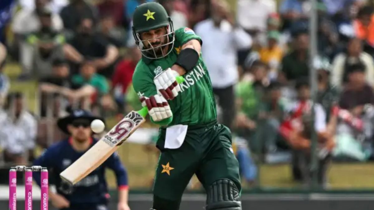 Sahibzada Farhan played a historic innings of 100 runs in 58 balls with the help of 11 fours and 4 sixes.