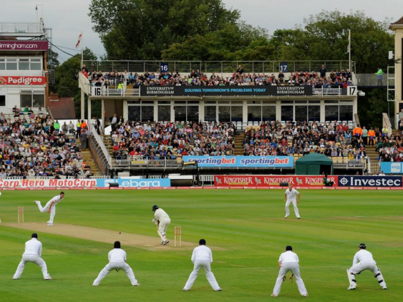 क्रिकेट में कमाल: पिता-पुत्र ने मिलकर ठोके 590 रन, मैदान पर तूफान मचाते हुए जड़े 101 चौके-छक्के