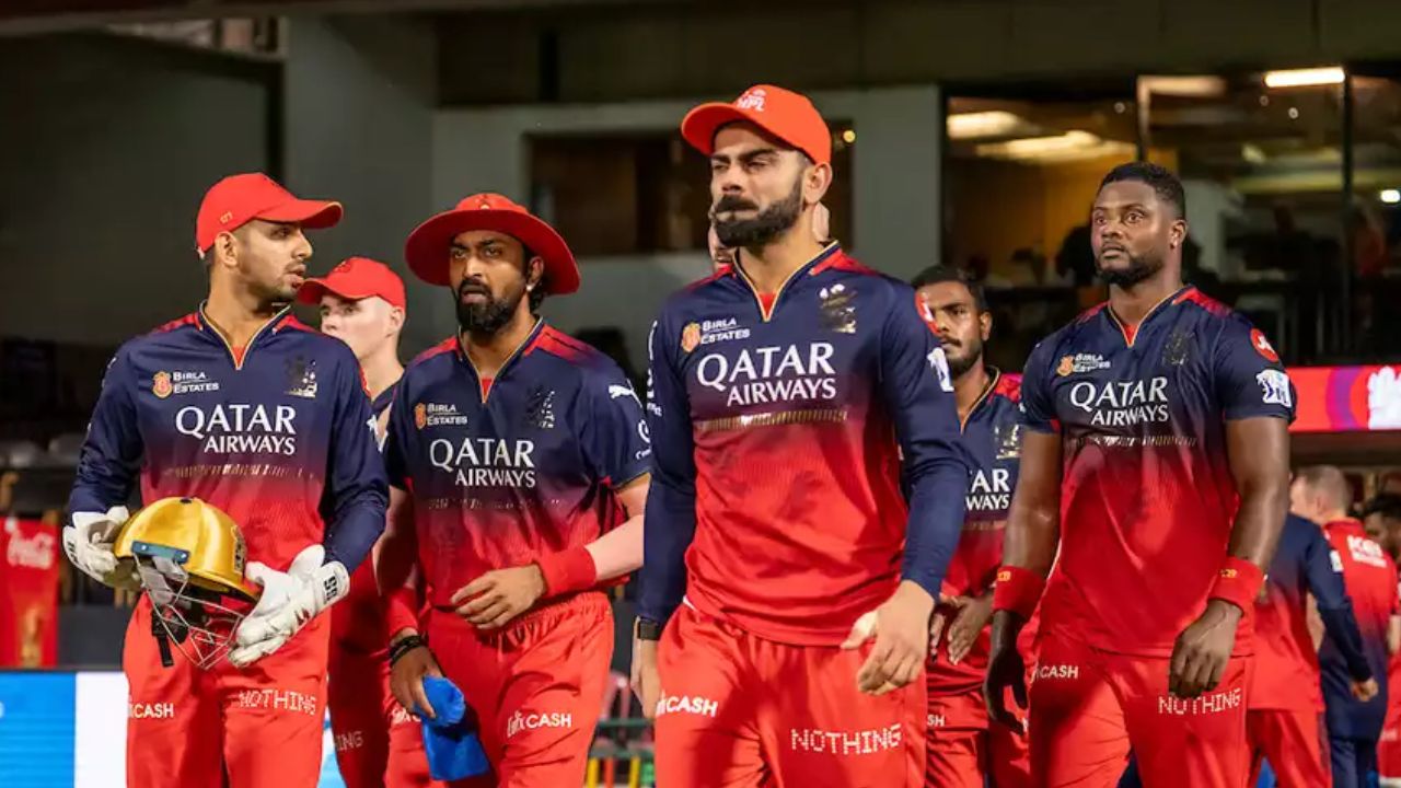 SRH के खिलाफ मुकाबले में RCB के खिलाड़ी पहनेंगे काली पट्टी, जानें क्यों? वजह आई सामने 