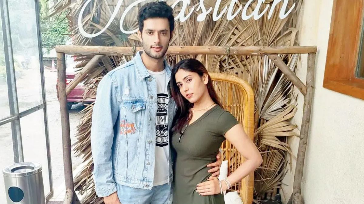 Shivam Dube and Anjum Khan