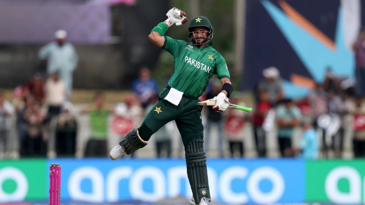 Sahibzada Farhan vs विराट कोहली: 46 टी20I मैचों के बाद दोनों बल्लेबाजों की तुलना, जानें किसका औसत-स्ट्राइक रेट बेहतर