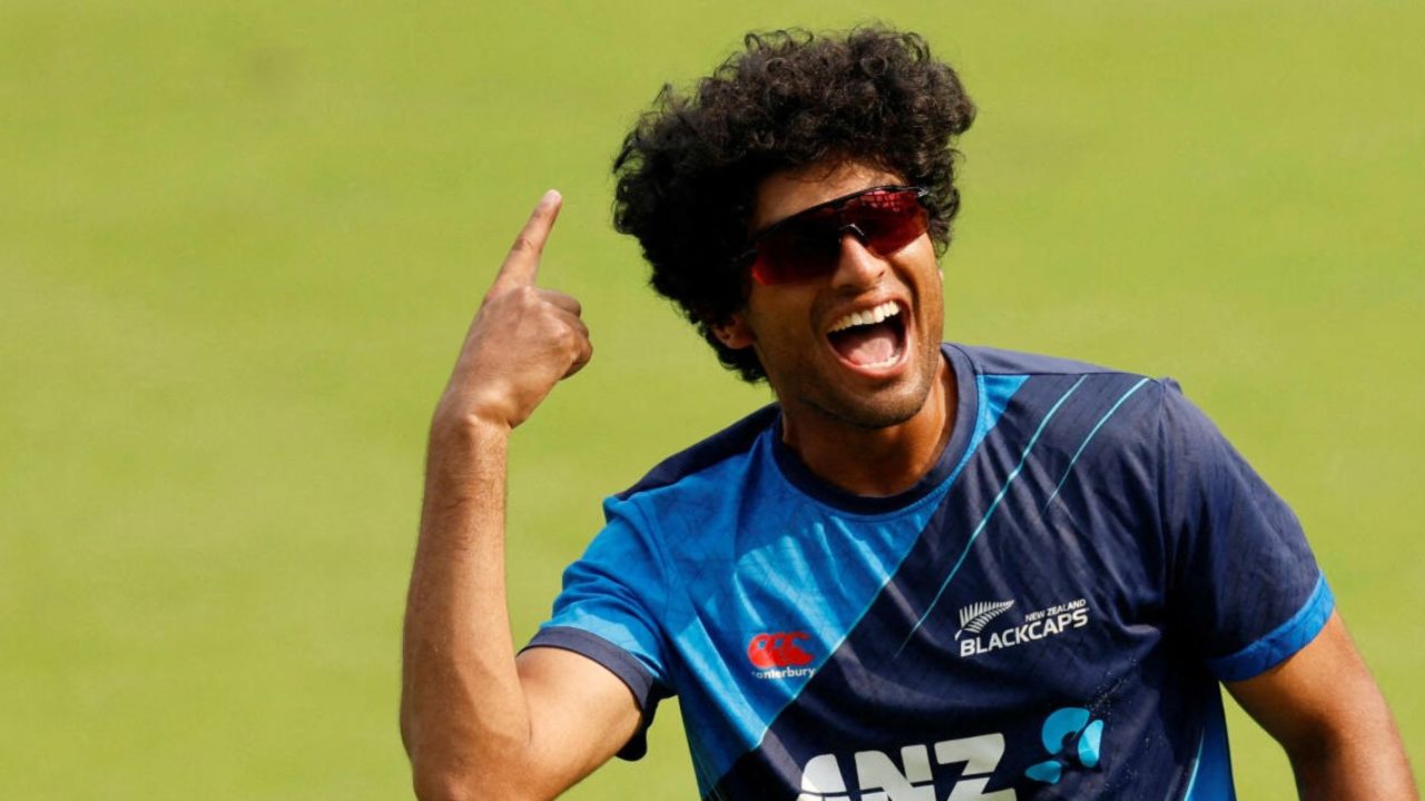 "कहीं खाली तो नहीं दे दिया.....", असली इंडियन निकले Rachin Ravindra, फाइनल मैच के बाद चेक किया मेडल बॉक्स