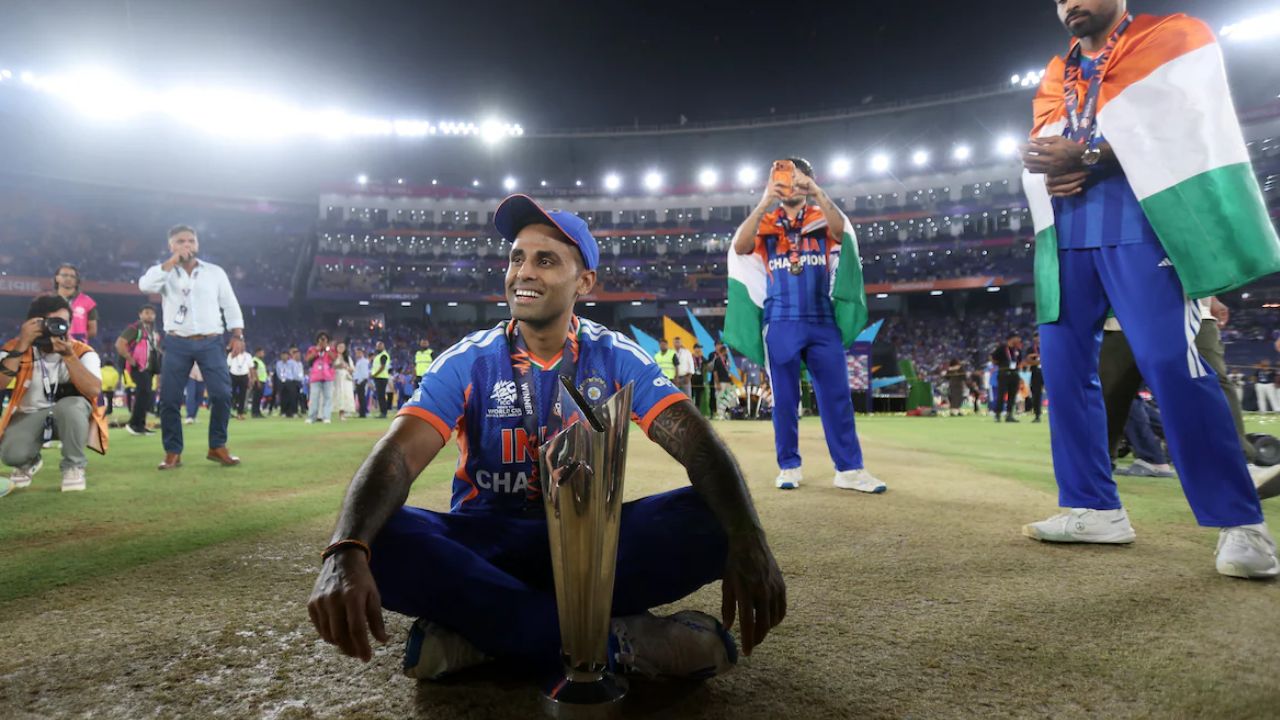 कोच गौतम-बुमराह-संजू को भूले Suryakumar Yadav, इस वजह से धोनी को दिया टी20 वर्ल्ड कप जीत का पूरा श्रेय