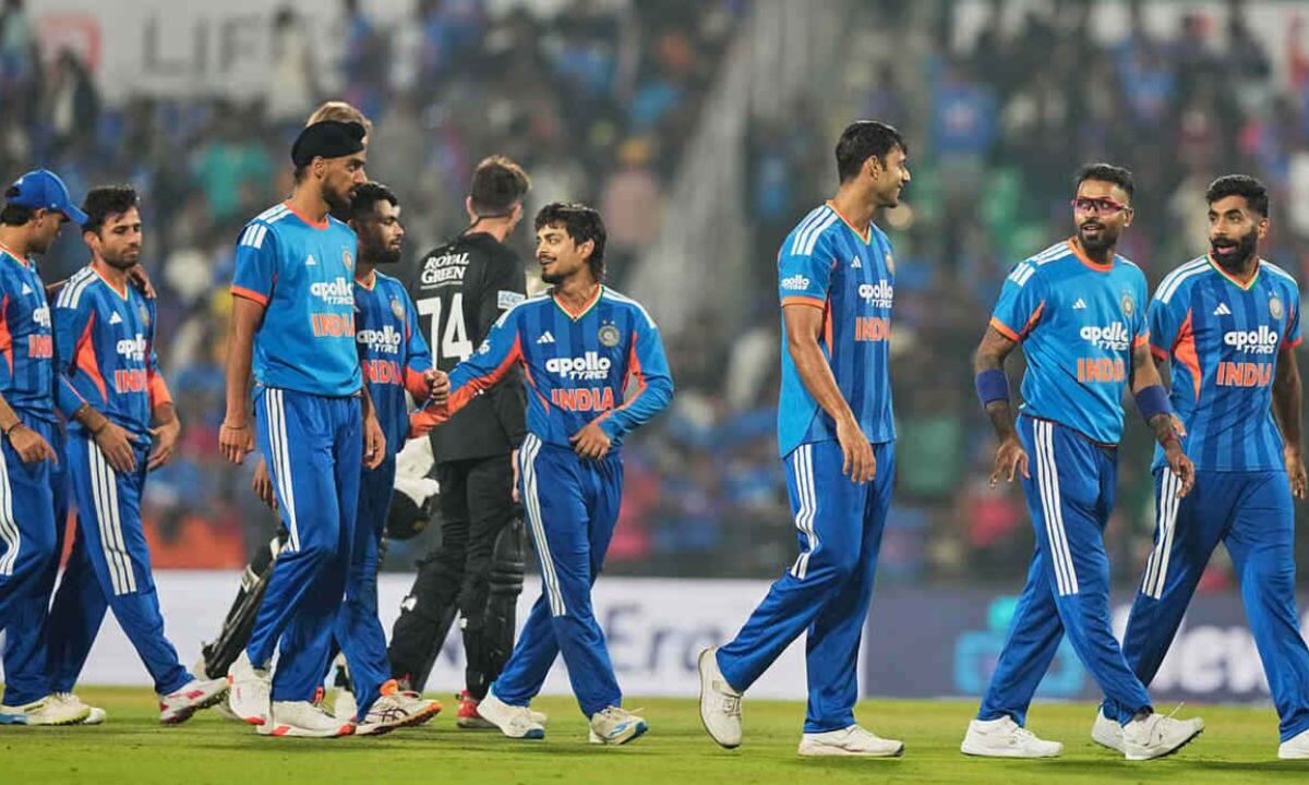 टीम पर आया मुसीबतों का बवंडर, 816 विकेट लेने वाला Bowler बुरी तरह हुआ चोटिल