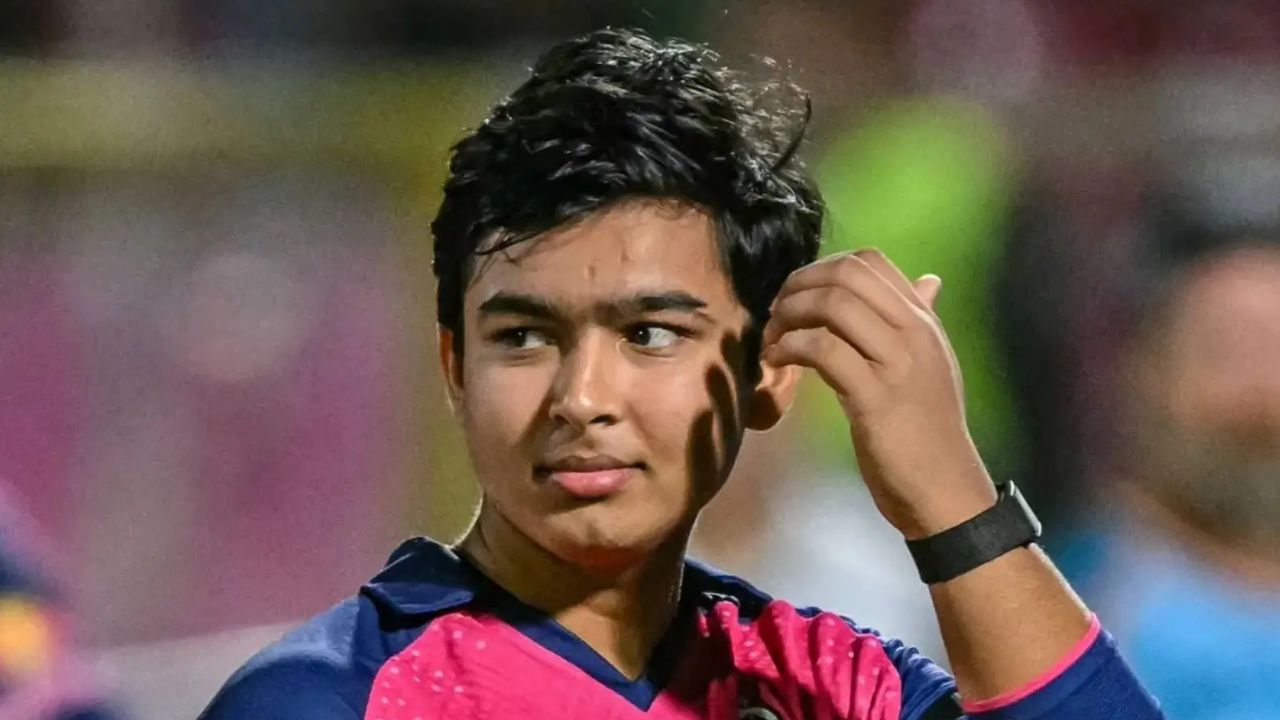 फैंस के बीच फंसे वैभव सूर्यवंशी, आ गया रोना, बोले ‘मुझे घर जाने दो…’ 2 फैंस के बीच फंसे Vaibhav Suryavanshi, आ गया रोना, बोले ‘मुझे घर जाने दो…’